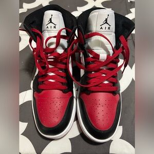Jordan AJ 1 Mid - Women